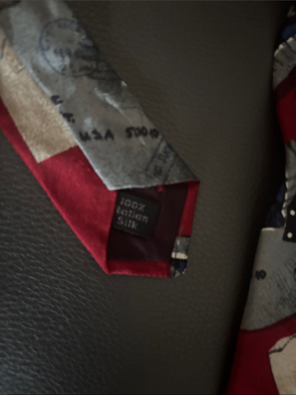 Elvis Return to Sender Tie - Picture 3 of 3